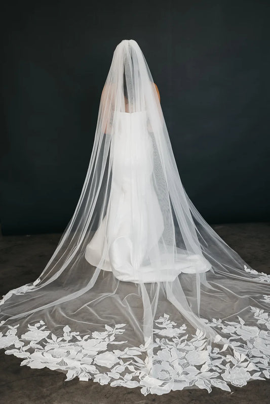 Flora Statement Veil